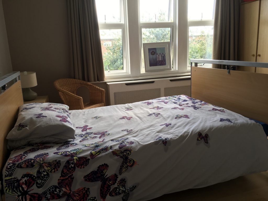 Single bedroom at Arundel House service