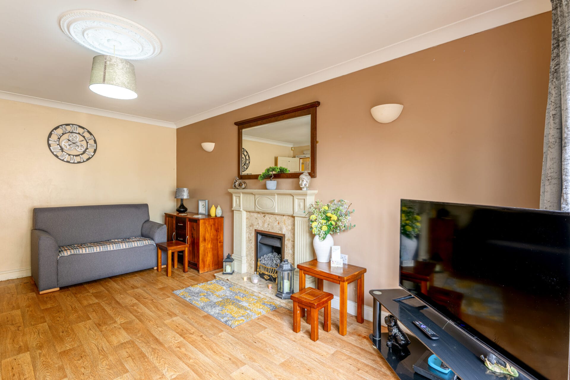 Sandylee living room
